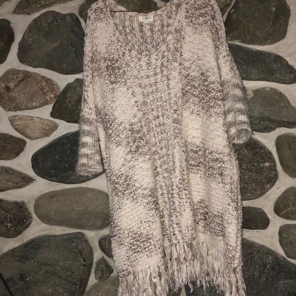 Poncho sweater - Picture 1 of 3